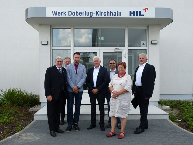 Wirtschaftsminister Jörg Steinbach und Barbara Hackenschmidt (MdL) bei der HIL.